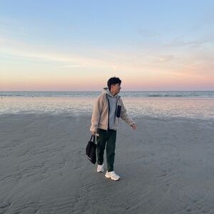 Meet your Posher, Christian